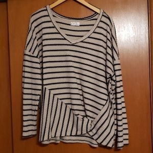 Long sleeve knot hem top